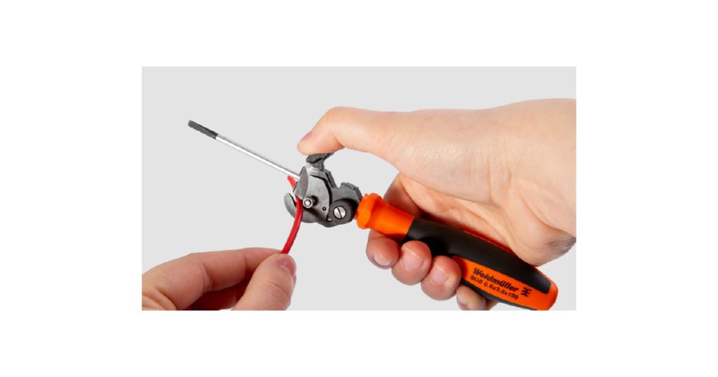 Weidmuller: swifty CS Innovative 3-in-1 Tool for Cutting and Stripping Cable Wires